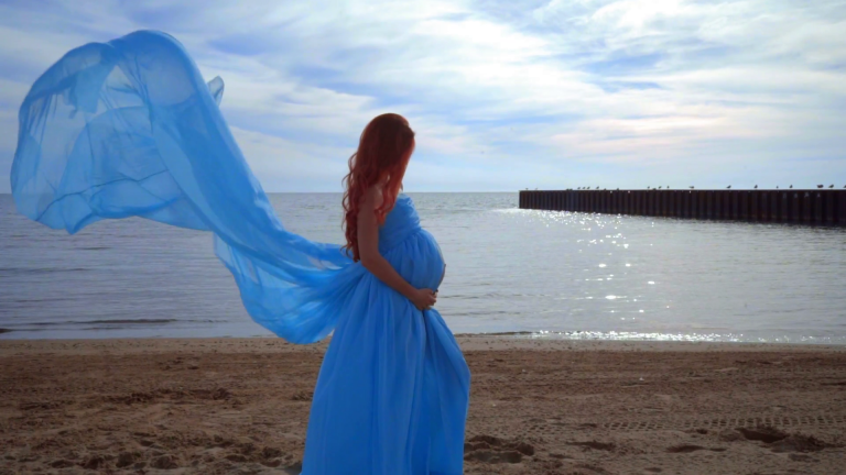 Rüyada Mavi Elbiseli Kadın Görmek - Rüyalar Dünyası