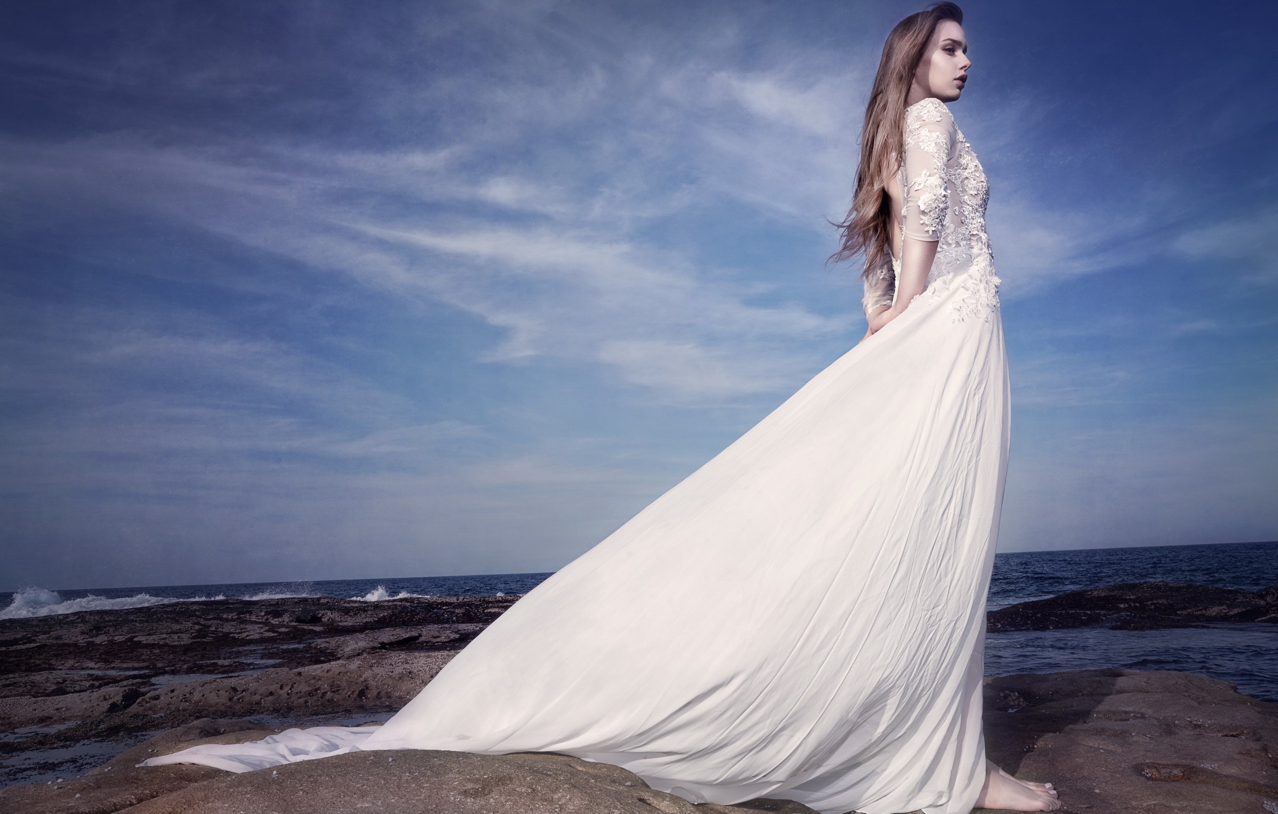 Rüyada Beyaz Elbiseli Kadın Görmek - Rüyalar Dünyası