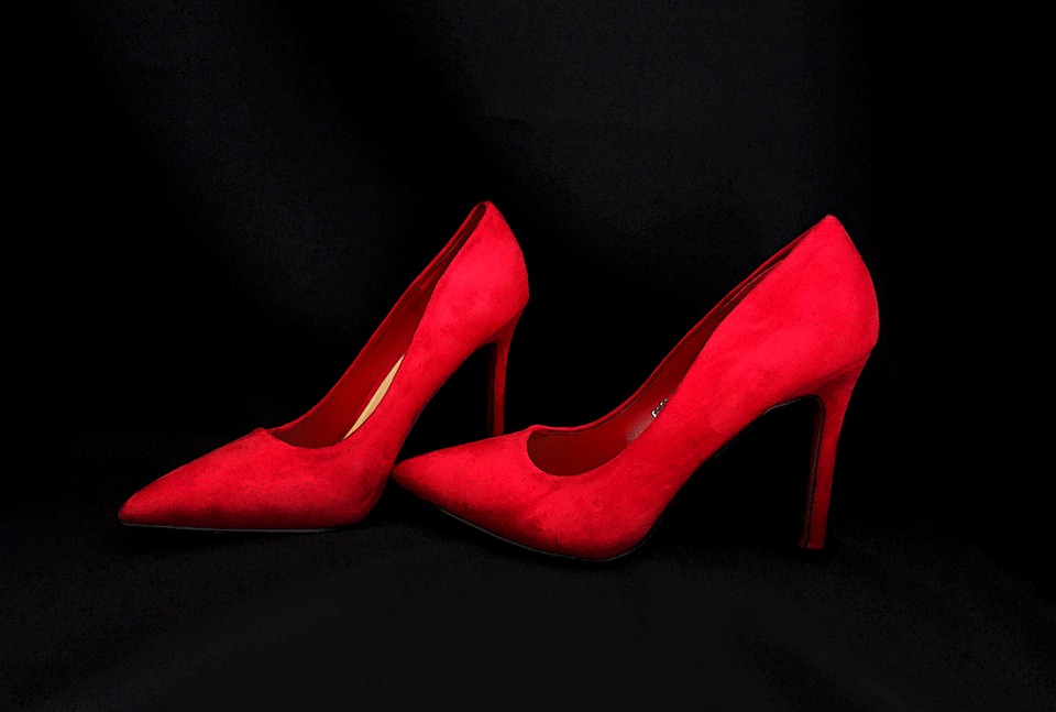 Rüyada Kırmızı Topuklu Ayakkabı Görmek