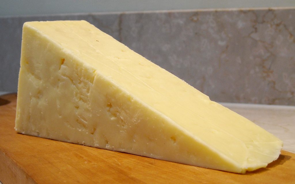 Rüyada Taze Kaşar Bir Peynir Almak Görmek