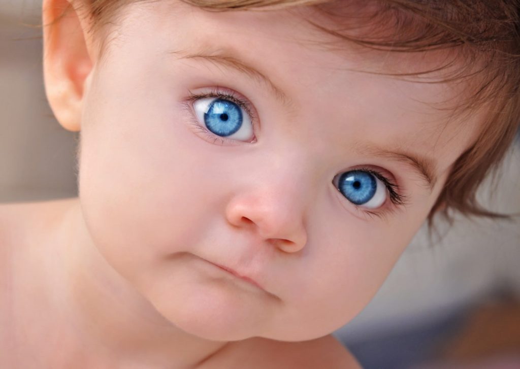 Rüyada Sarışın Mavi Gözlü Erkek Bebek Görmek - Rüyalar Dünyası